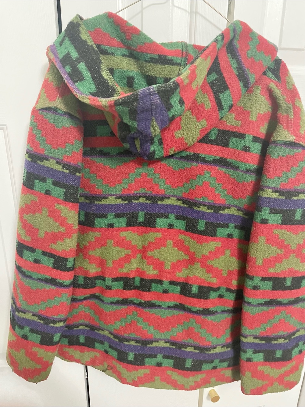 Womens Hooded Aztec-Pattern Jacket in Red and Green - Picture 2 of 2